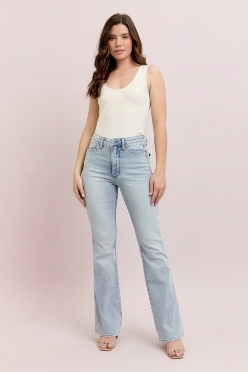 Judy Blue Light Wash Tummy Control Jean