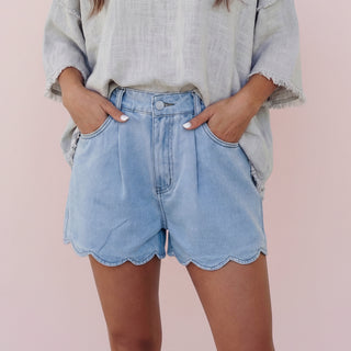 Western Scalloped Trim Pockets Denim Shorts