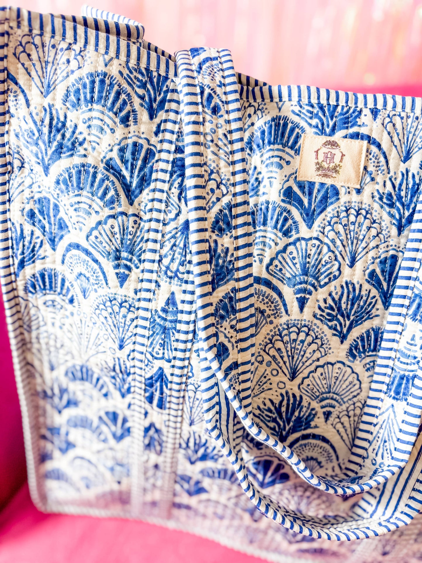 Calico Scallop | Regular Size Quilted Tote Bag 