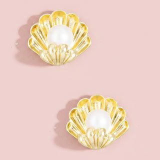 Pearl Center Scallop Shell Stud Earrings