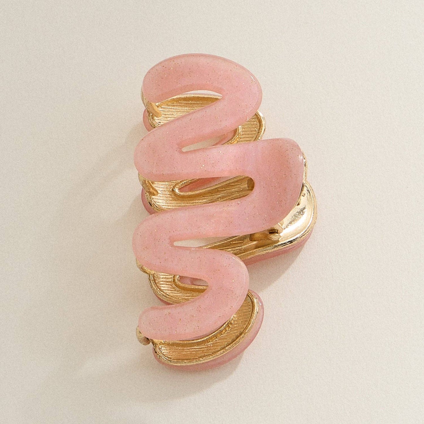 Matte Wavy Claw Clip with Gold Detailing – Small Hair Clip for Half-Up Styles