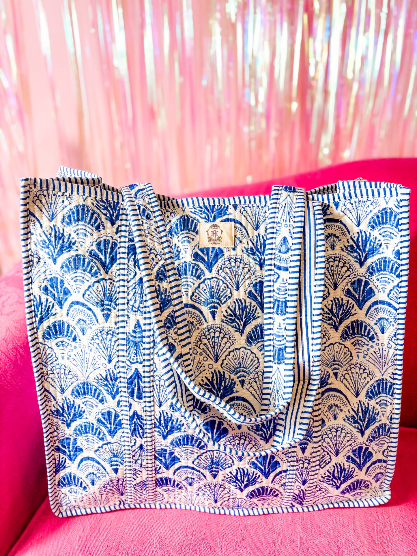 Calico Scallop | Regular Size Quilted Tote Bag 