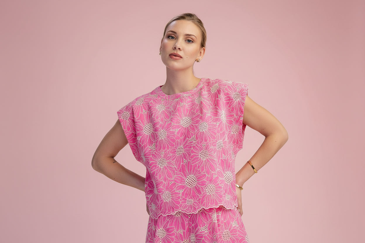 Round Neck Short Sleeve Scallop Hem Embroidery Top