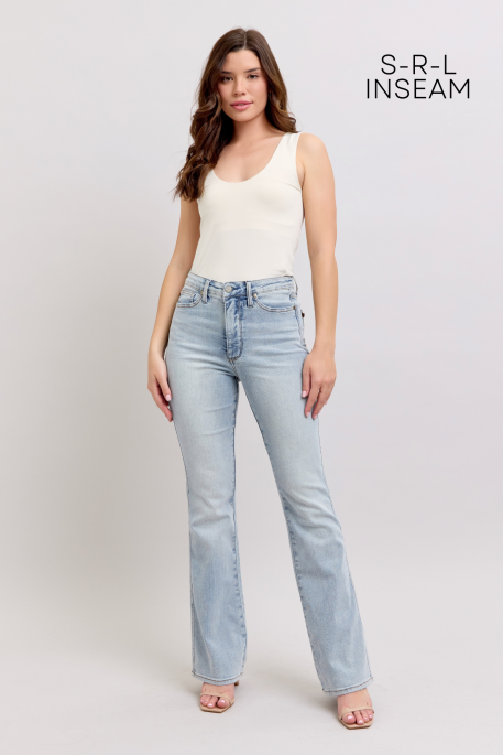 Judy Blue Light Wash Tummy Control Jean