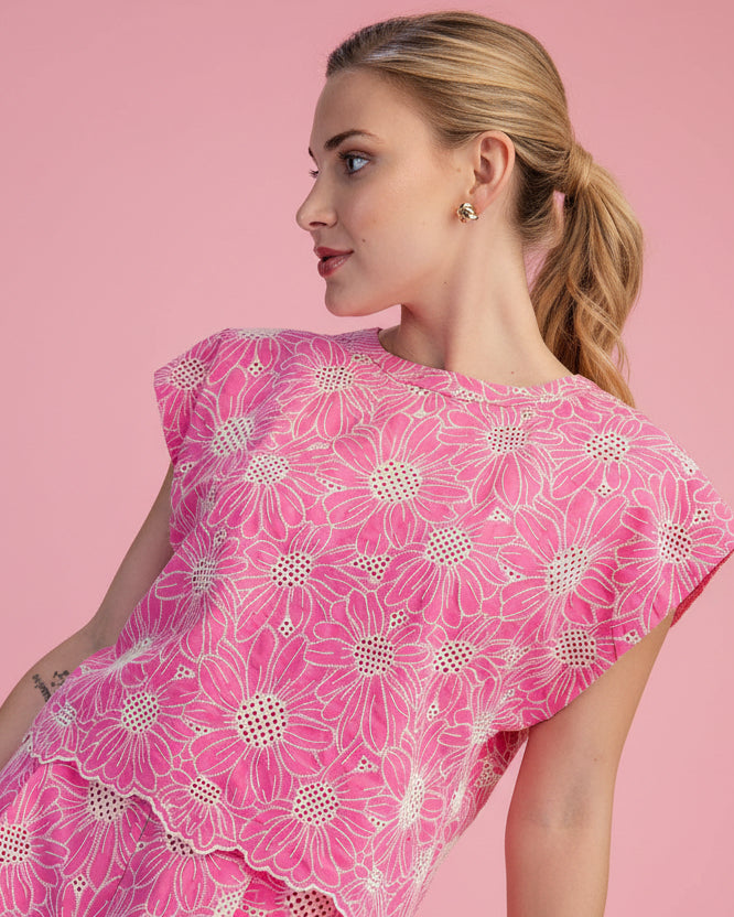 Round Neck Short Sleeve Scallop Hem Embroidery Top