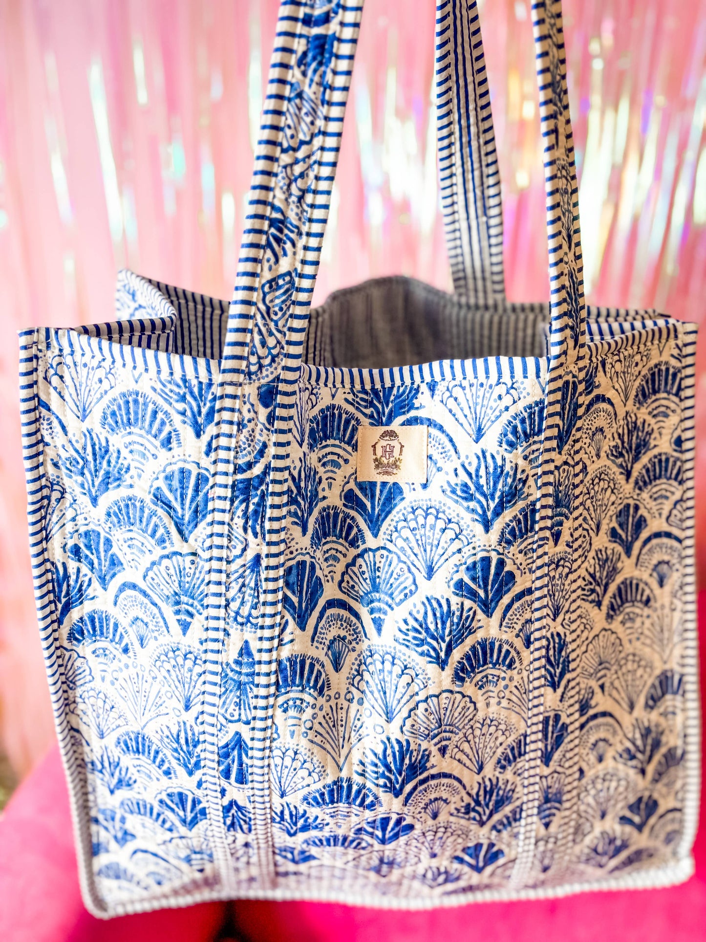Calico Scallop | Regular Size Quilted Tote Bag 