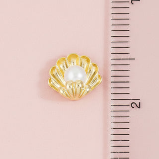 Pearl Center Scallop Shell Stud Earrings